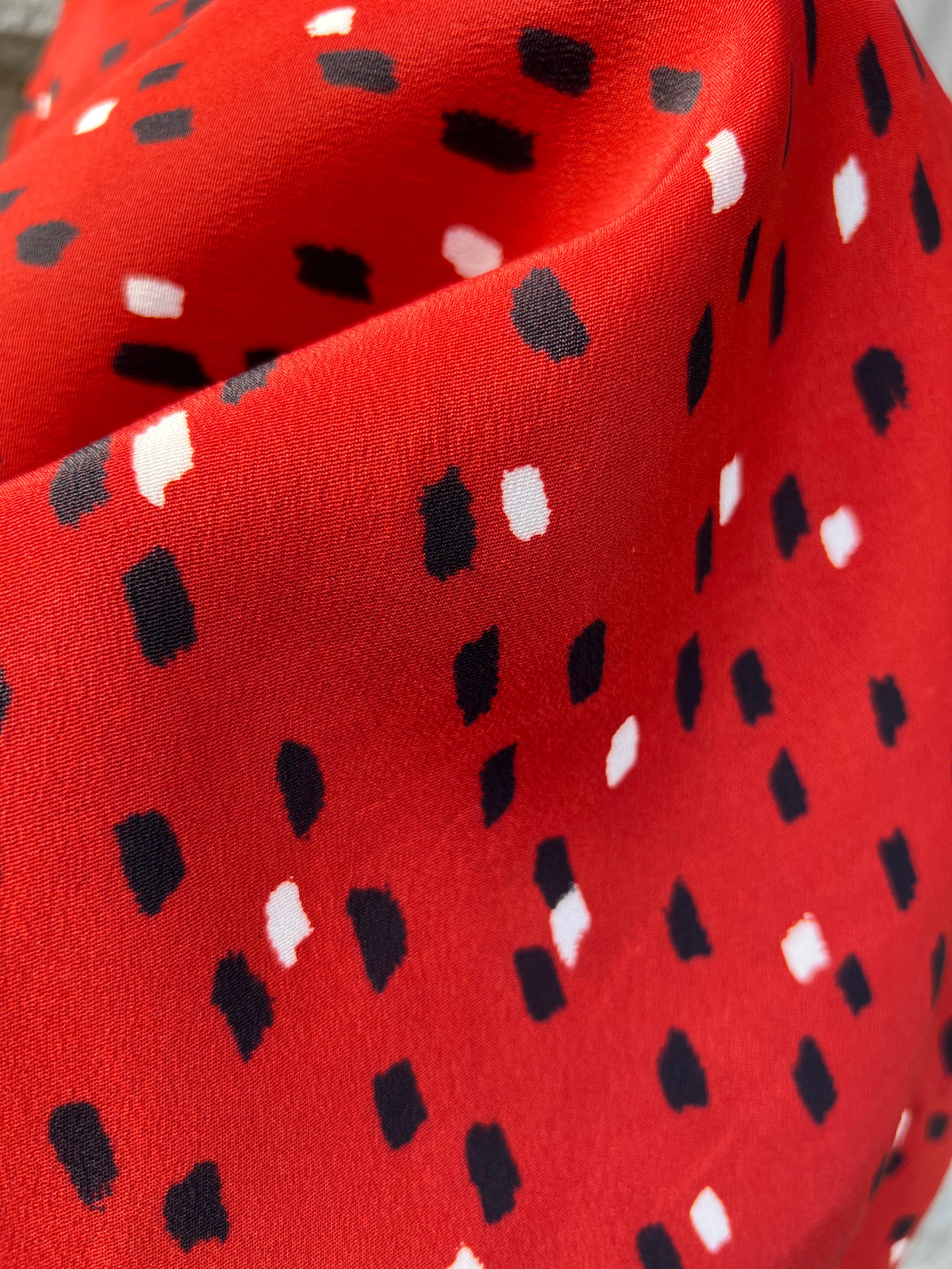 Red monochrome dot