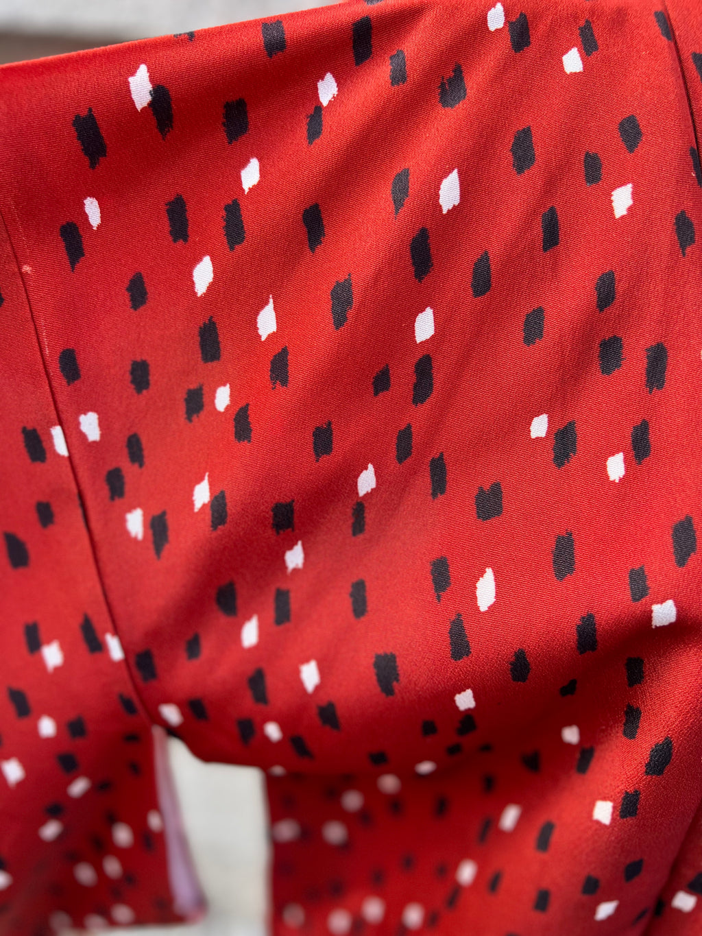 Red monochrome dot