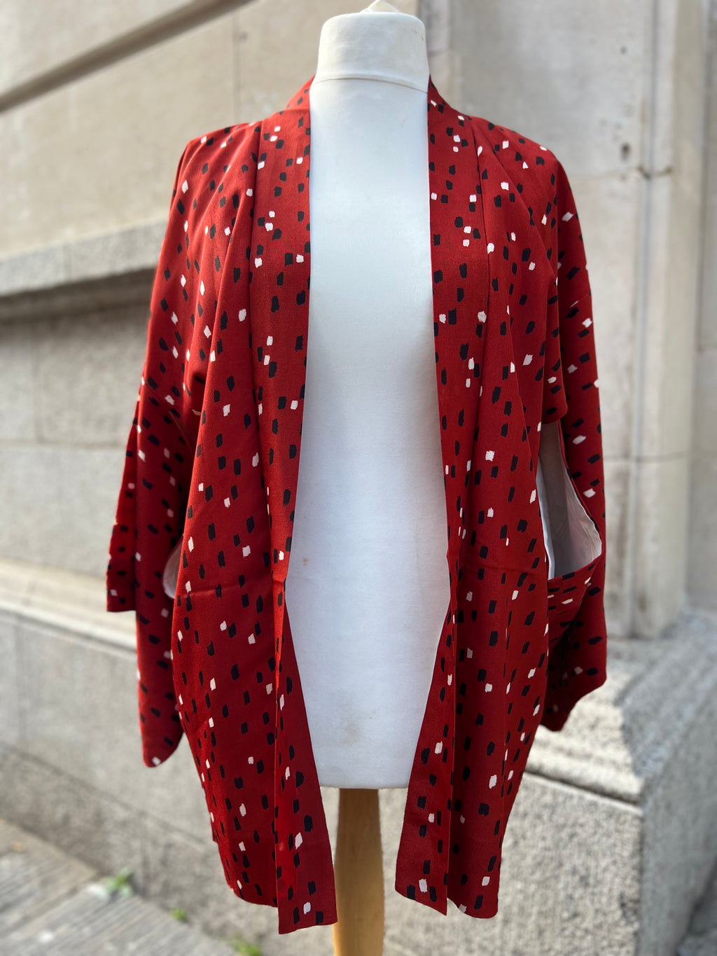 Red monochrome dot
