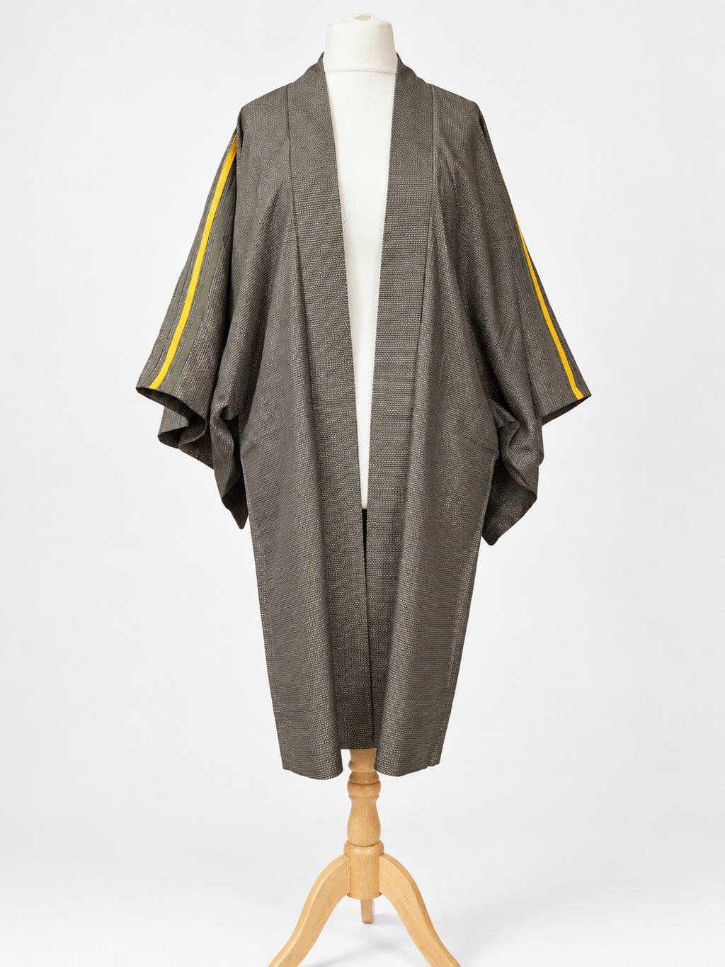 Reworked Vintage Japanese Men’s Kimono Jacket
