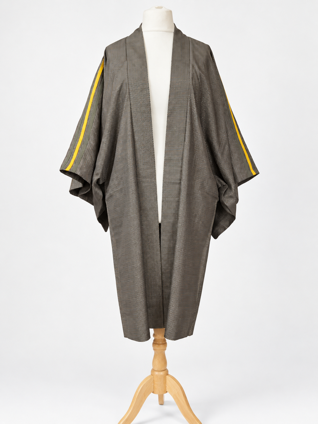 Reworked Vintage Japanese Men’s Kimono Jacket