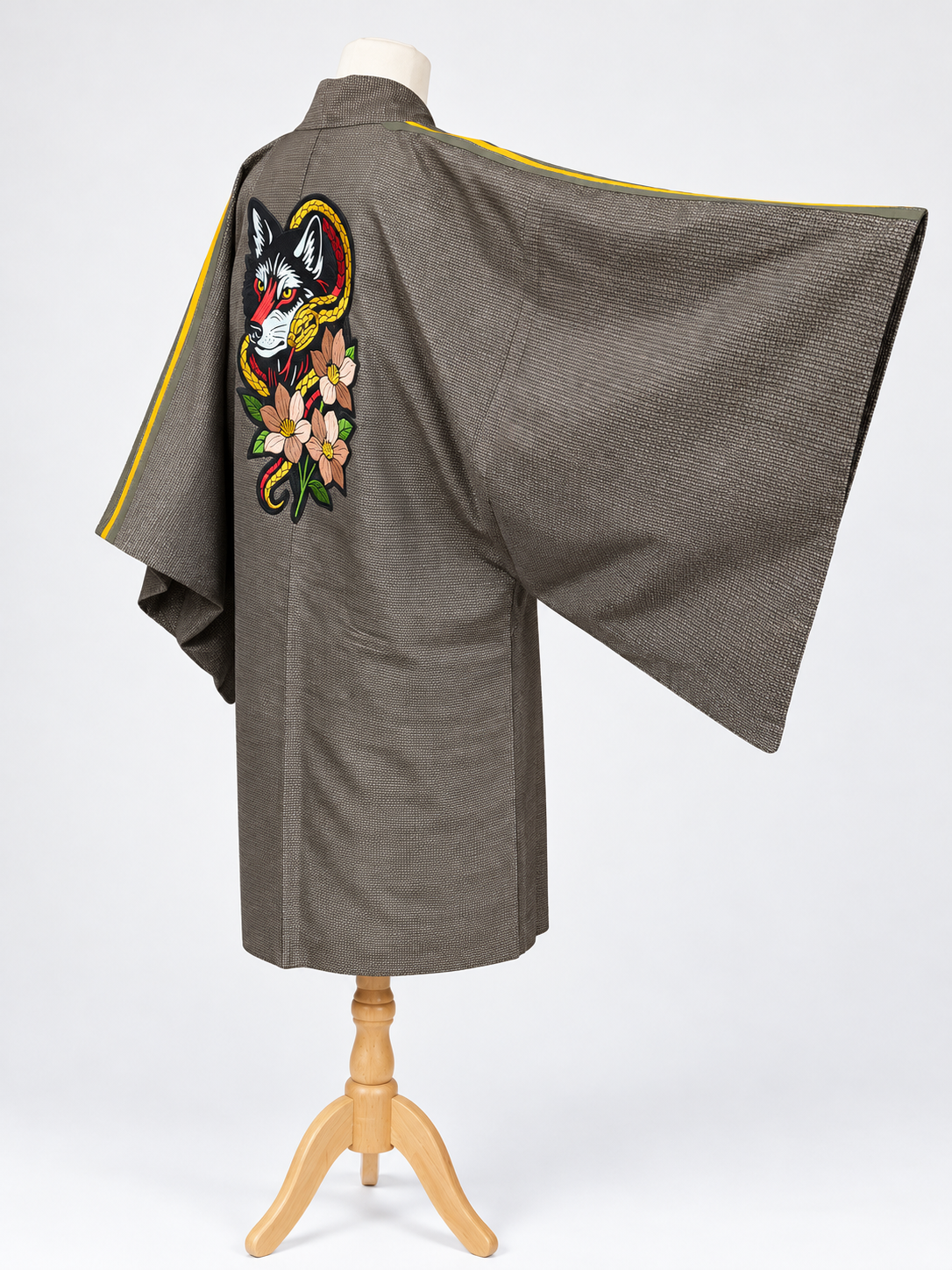 Reworked Vintage Japanese Men’s Kimono Jacket