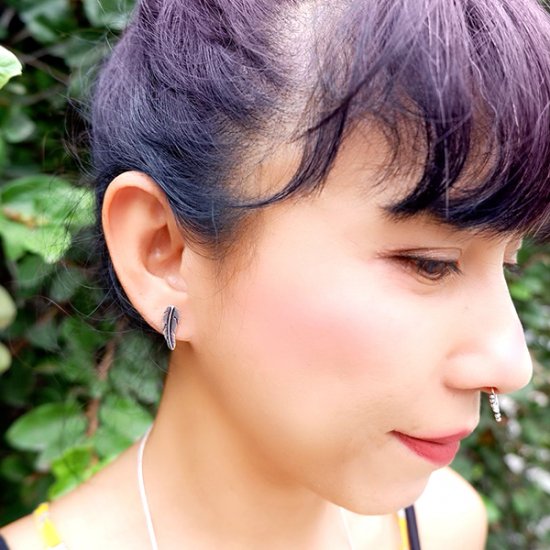 Silver feather design stud earrings