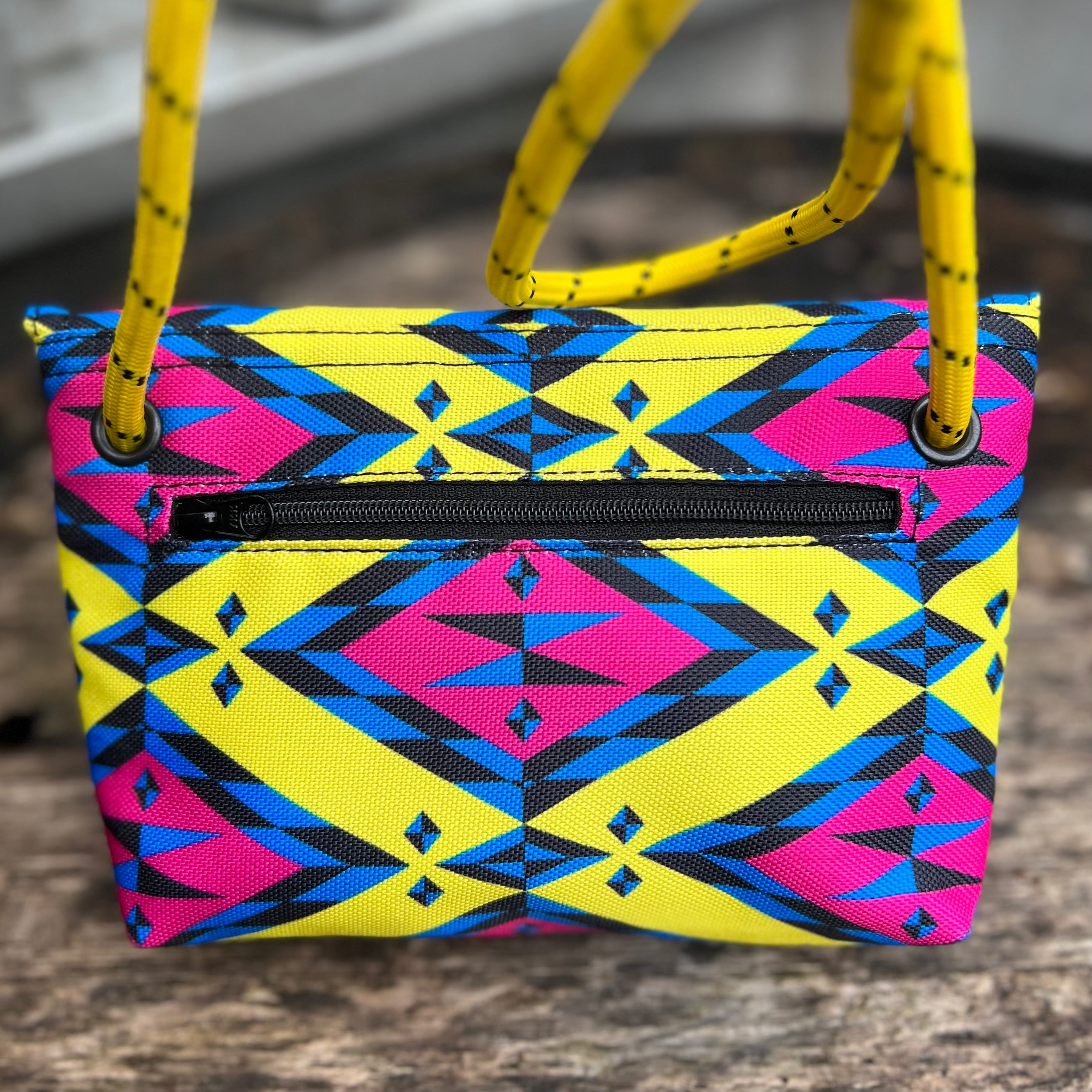 Psychedelic print Jazzy festival Shoulder Bag